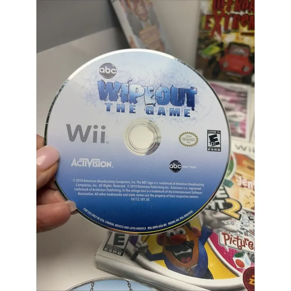 Wii Console RVL-001 Bundle W/18 Games, 2 Controllers, 1 Nunchucks, Works Great